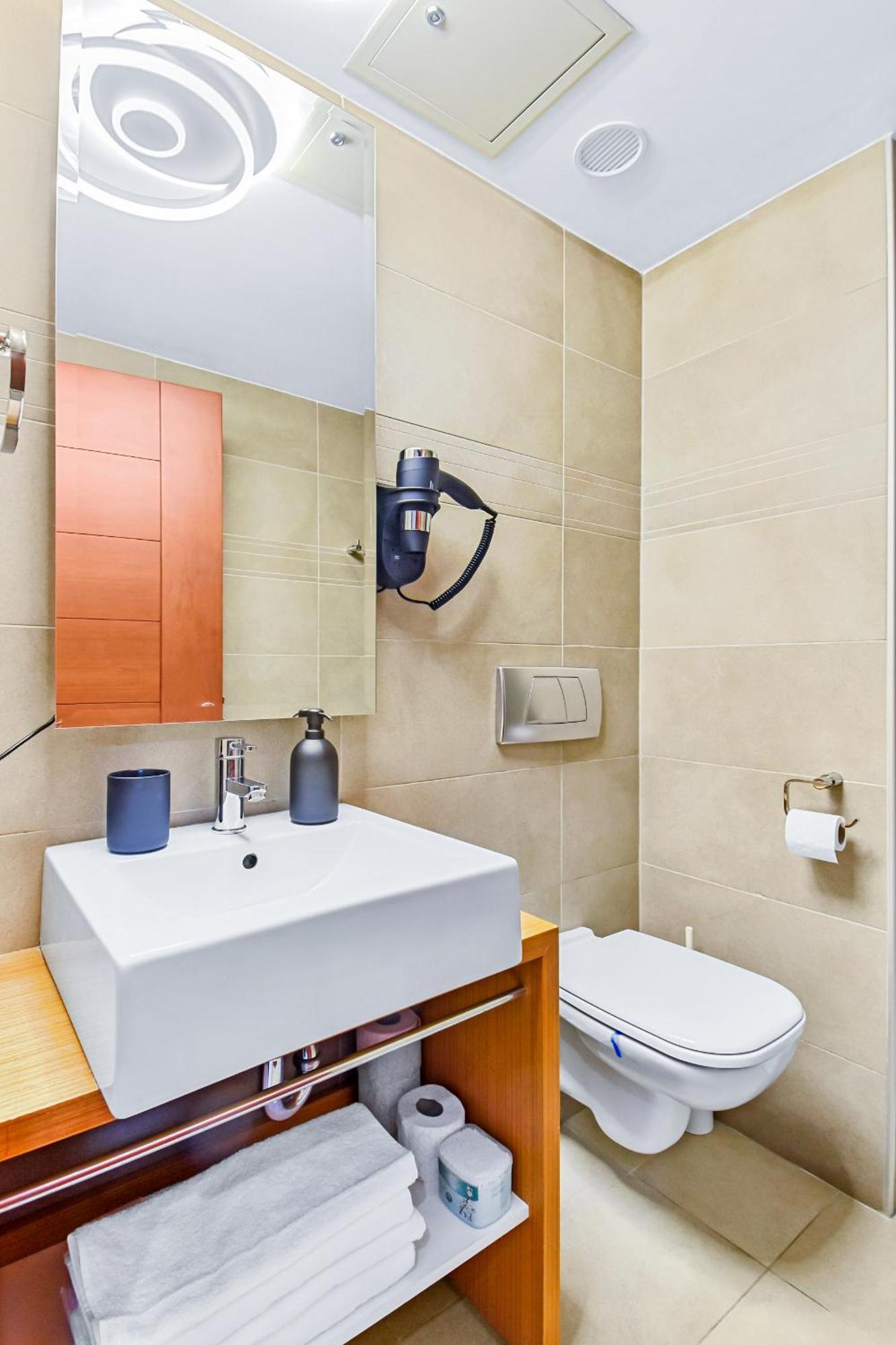 Central Deluxe By Rh Living بوخارست المظهر الخارجي الصورة